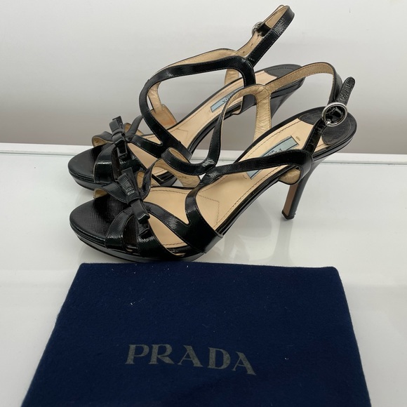 🔥 PRADA Patent Leather Heels 🔥 - Picture 1 of 11